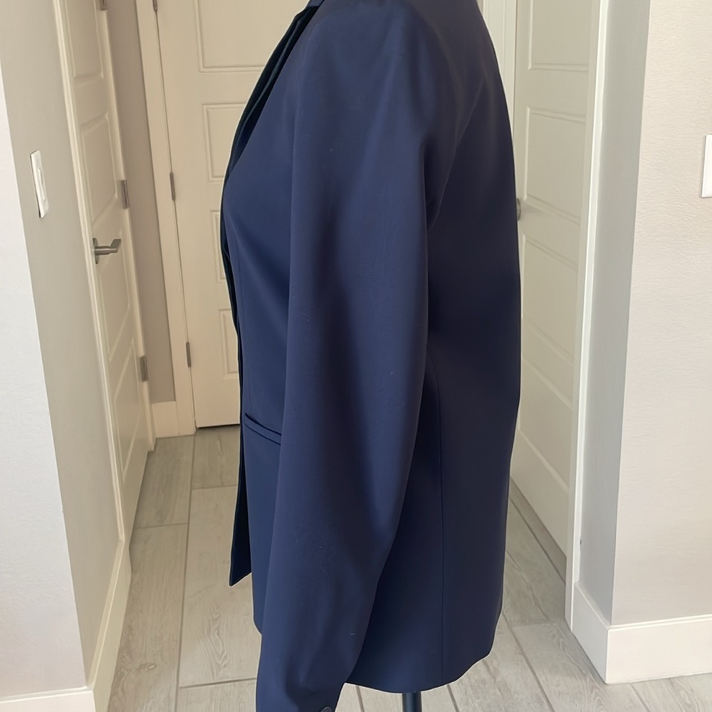 Elie Tahari Navy Blue Blazer in Size 4 - Picture 8 of 12